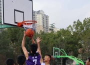 爱体育app下载-热血奋战球场，篮球比拼如火如荼，激情挥洒的简单介绍
